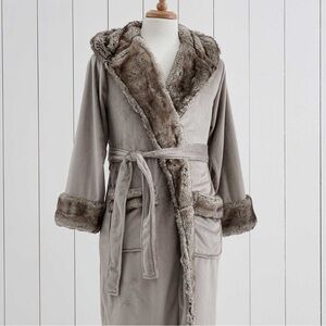 Pottery Barn Robe - Faux Fur Ombré - Gray